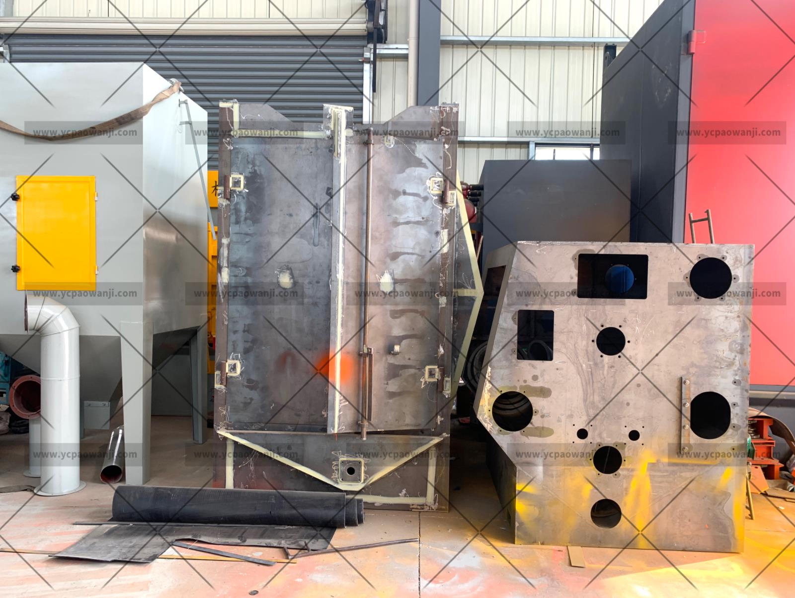 江蘇拋丸機(jī)除銹設(shè)備 376吊鉤式拋丸機(jī)生產(chǎn)廠家拋丸機(jī)主機(jī)制作中,準(zhǔn)備噴漆